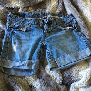 Light denim semi distressed Amethyst shorts Size 9